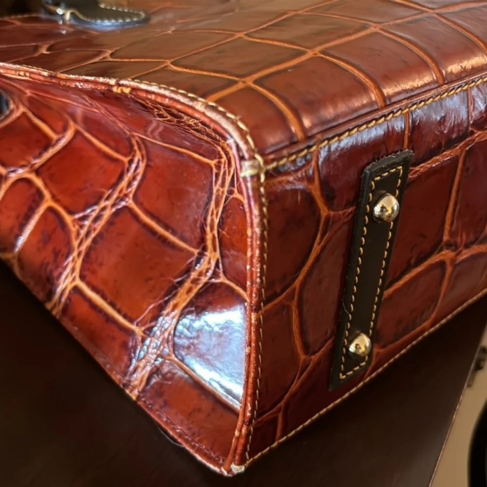 Dooney & Bourke Croc Embossed Learher Janine Handbag strap EUC - Picture 7 of 16